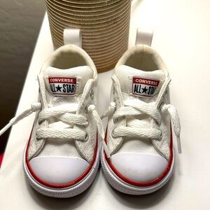 Toddler converse shoes size 4